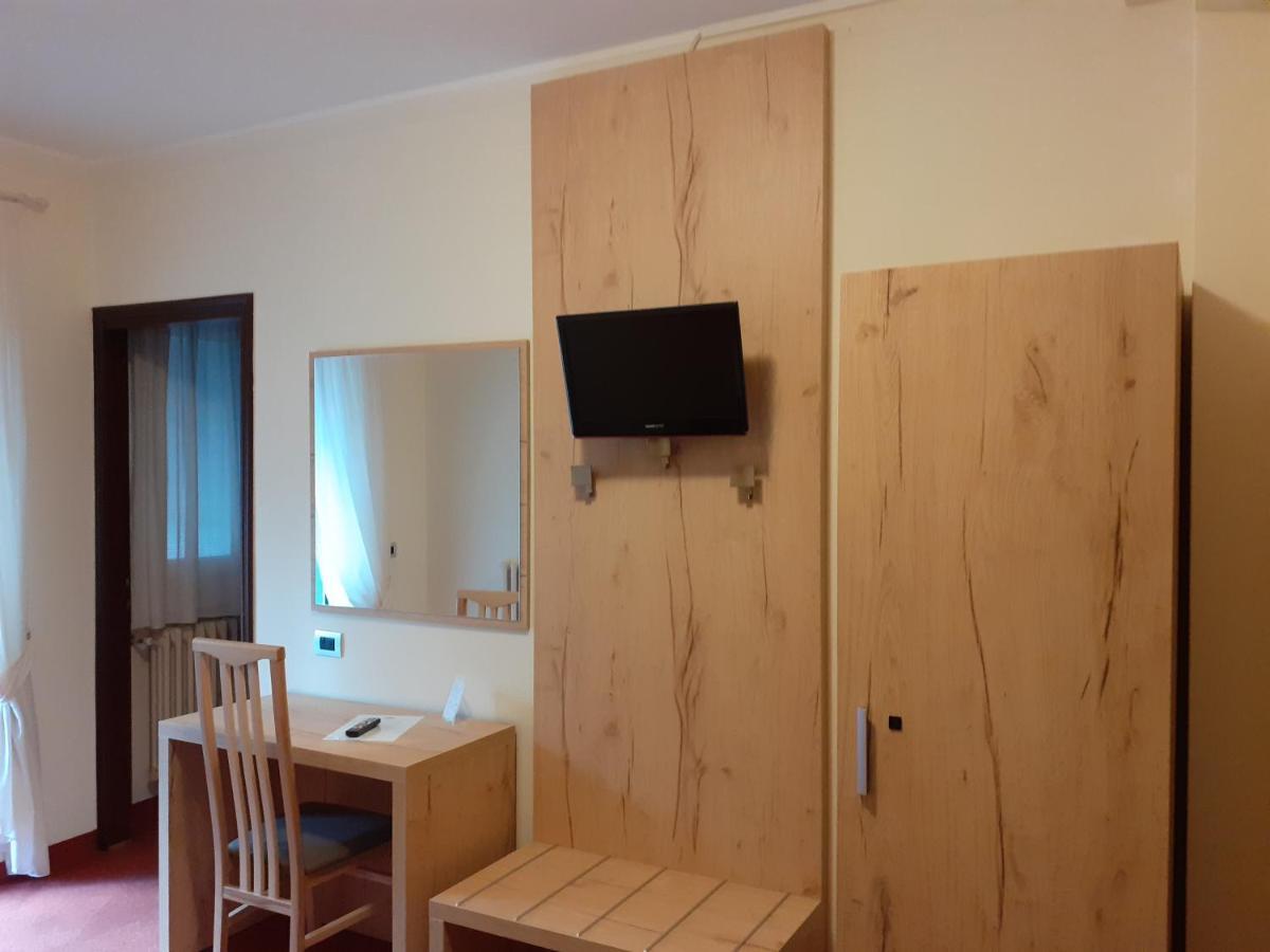 Hotel Des Alpes カスティオーネ・デッラ・プレゾラーナ エクステリア 写真