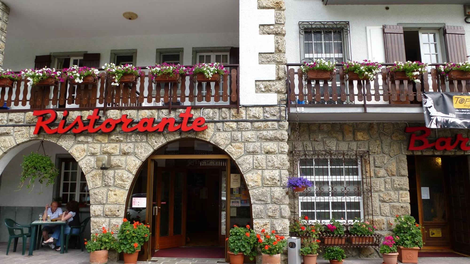 Hotel Des Alpes カスティオーネ・デッラ・プレゾラーナ エクステリア 写真