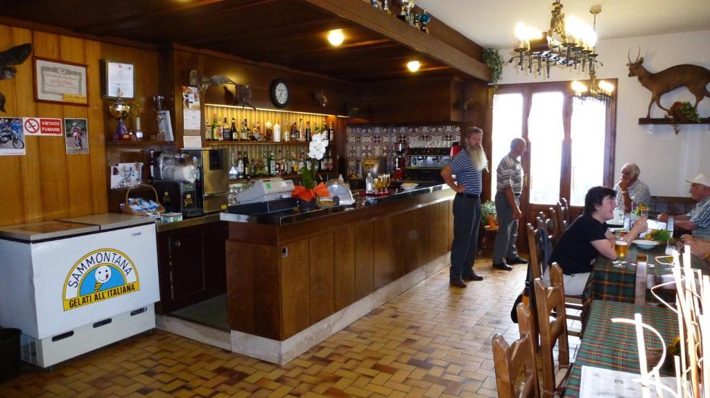 Hotel Des Alpes カスティオーネ・デッラ・プレゾラーナ エクステリア 写真