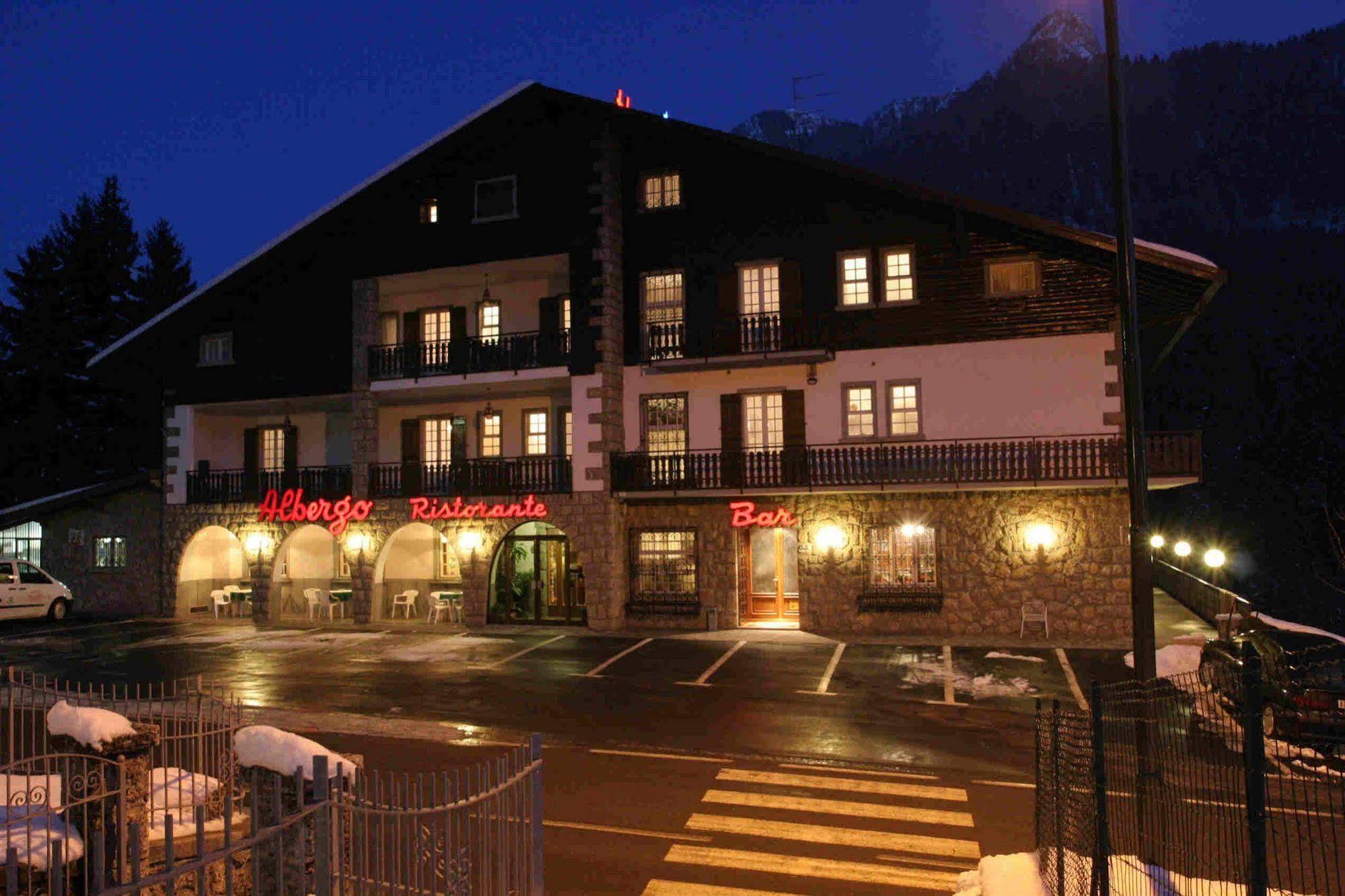 Hotel Des Alpes カスティオーネ・デッラ・プレゾラーナ エクステリア 写真