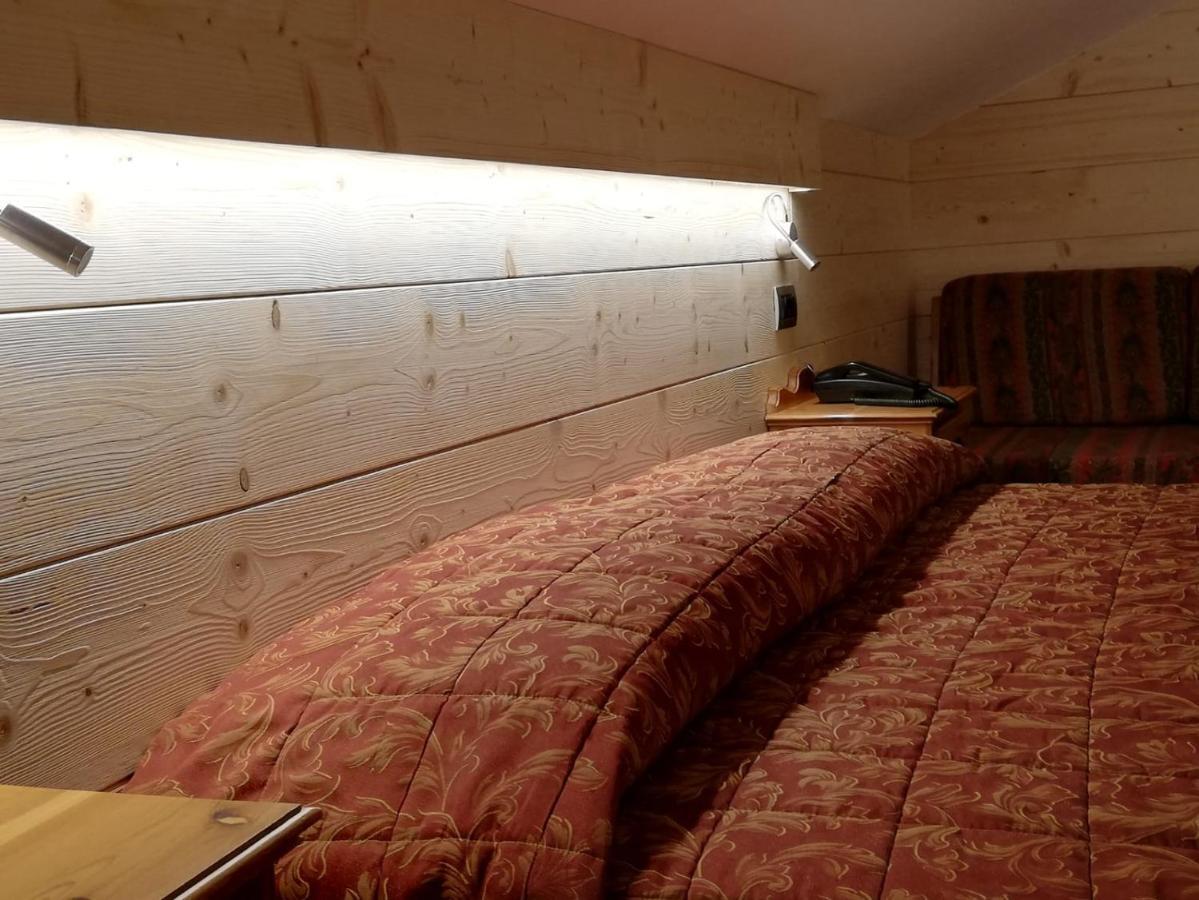 Hotel Des Alpes カスティオーネ・デッラ・プレゾラーナ エクステリア 写真